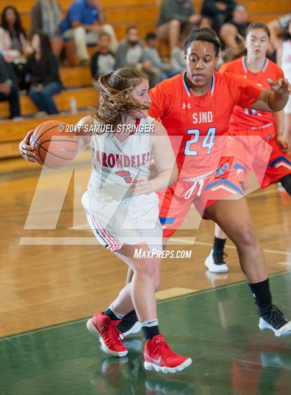 Thumbnail 2 in St. Joseph Notre Dame vs. Carondelet (Mats Tipoff Classic) photogallery.