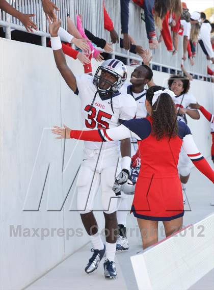 Thumbnail 3 in Manvel vs. Port Arthur Memorial (UIL 5A Division 2 Bi-District Playoff) photogallery.