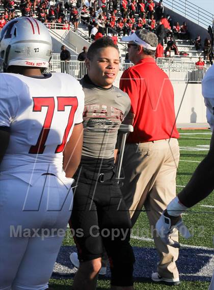 Thumbnail 2 in Manvel vs. Port Arthur Memorial (UIL 5A Division 2 Bi-District Playoff) photogallery.