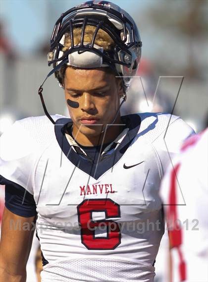 Thumbnail 2 in Manvel vs. Port Arthur Memorial (UIL 5A Division 2 Bi-District Playoff) photogallery.