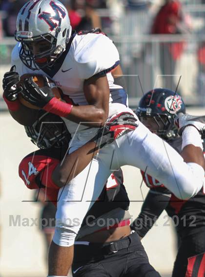 Thumbnail 1 in Manvel vs. Port Arthur Memorial (UIL 5A Division 2 Bi-District Playoff) photogallery.