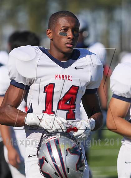Thumbnail 1 in Manvel vs. Port Arthur Memorial (UIL 5A Division 2 Bi-District Playoff) photogallery.