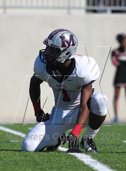 Thumbnail 1 in Manvel vs. Port Arthur Memorial (UIL 5A Division 2 Bi-District Playoff) photogallery.