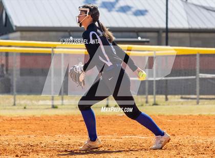 Thumbnail 1 in St. Pauls vs. Hoke County (Robeson County Slugfest) photogallery.