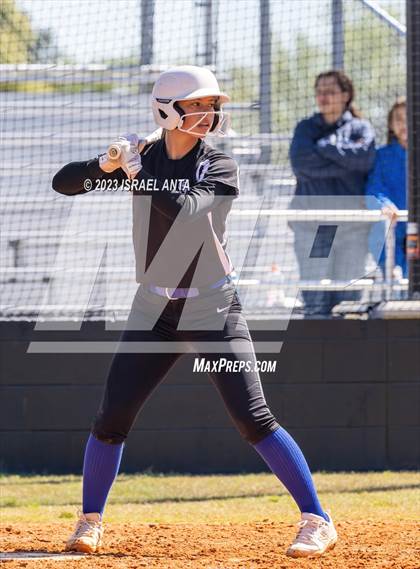 Thumbnail 3 in St. Pauls vs. Hoke County (Robeson County Slugfest) photogallery.