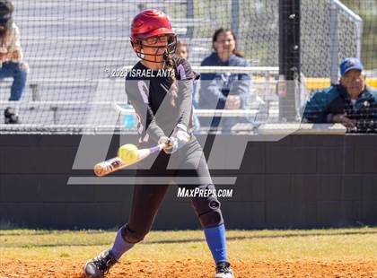 Thumbnail 2 in St. Pauls vs. Hoke County (Robeson County Slugfest) photogallery.