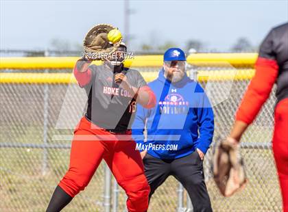 Thumbnail 3 in St. Pauls vs. Hoke County (Robeson County Slugfest) photogallery.