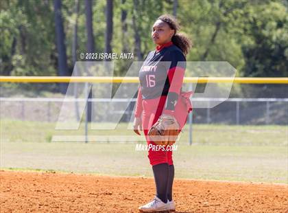 Thumbnail 2 in St. Pauls vs. Hoke County (Robeson County Slugfest) photogallery.