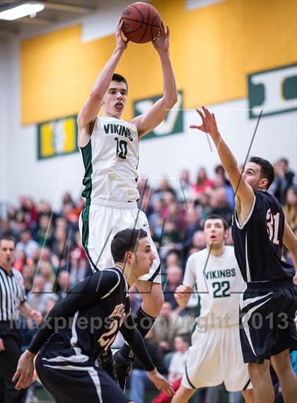 Thumbnail 1 in Loudoun Valley vs Heritage (VHSL Region II Quarterfinal) photogallery.