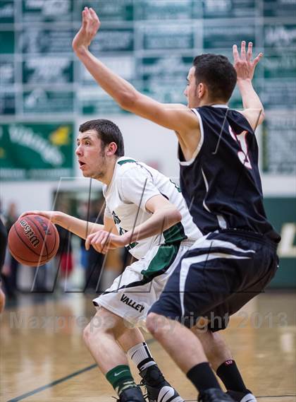 Thumbnail 3 in Loudoun Valley vs Heritage (VHSL Region II Quarterfinal) photogallery.