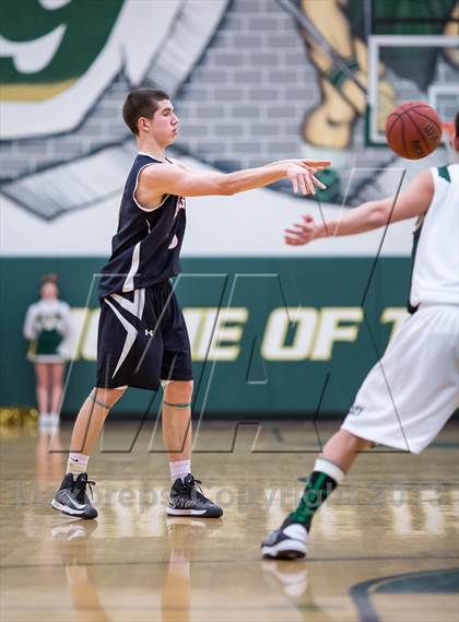 Thumbnail 3 in Loudoun Valley vs Heritage (VHSL Region II Quarterfinal) photogallery.