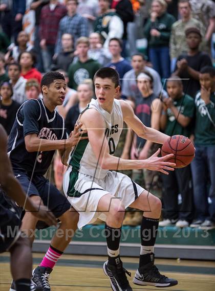 Thumbnail 3 in Loudoun Valley vs Heritage (VHSL Region II Quarterfinal) photogallery.