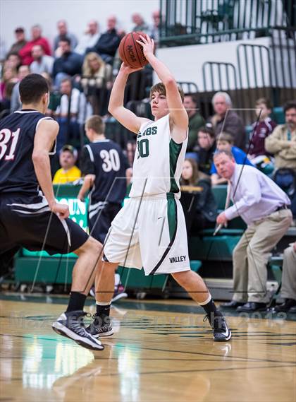 Thumbnail 3 in Loudoun Valley vs Heritage (VHSL Region II Quarterfinal) photogallery.