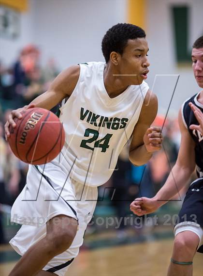 Thumbnail 1 in Loudoun Valley vs Heritage (VHSL Region II Quarterfinal) photogallery.