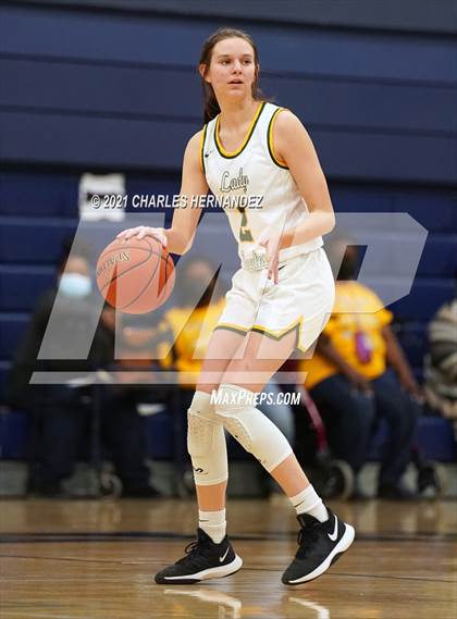 Thumbnail 1 in Lexington vs. Fairfield (UIL 3A Regional Final) photogallery.
