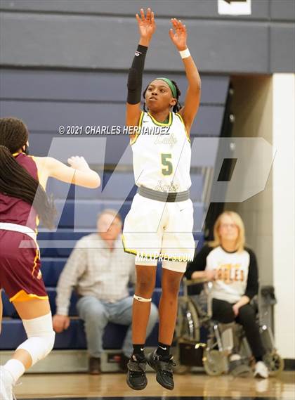 Thumbnail 3 in Lexington vs. Fairfield (UIL 3A Regional Final) photogallery.