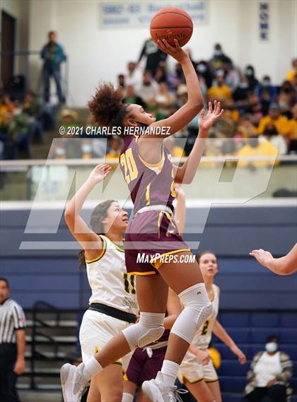 Thumbnail 3 in Lexington vs. Fairfield (UIL 3A Regional Final) photogallery.