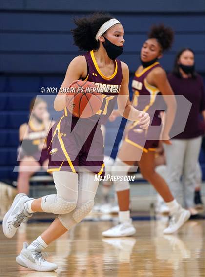 Thumbnail 2 in Lexington vs. Fairfield (UIL 3A Regional Final) photogallery.
