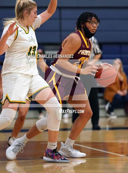 Thumbnail 3 in Lexington vs. Fairfield (UIL 3A Regional Final) photogallery.