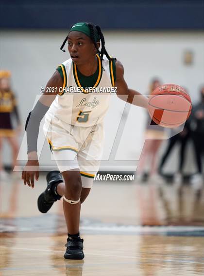 Thumbnail 3 in Lexington vs. Fairfield (UIL 3A Regional Final) photogallery.