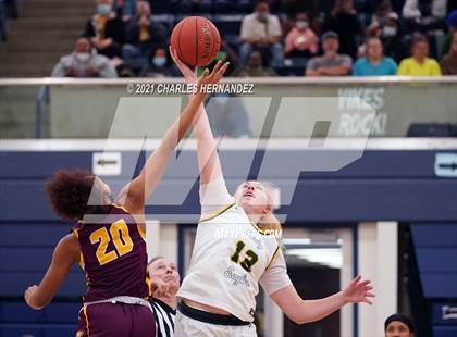 Thumbnail 2 in Lexington vs. Fairfield (UIL 3A Regional Final) photogallery.