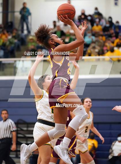 Thumbnail 2 in Lexington vs. Fairfield (UIL 3A Regional Final) photogallery.
