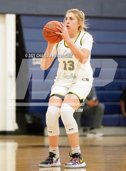 Thumbnail 1 in Lexington vs. Fairfield (UIL 3A Regional Final) photogallery.