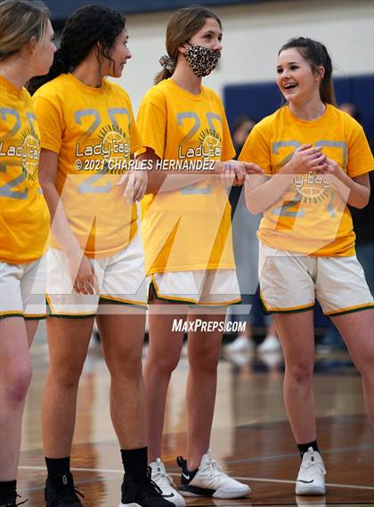 Thumbnail 3 in Lexington vs. Fairfield (UIL 3A Regional Final) photogallery.