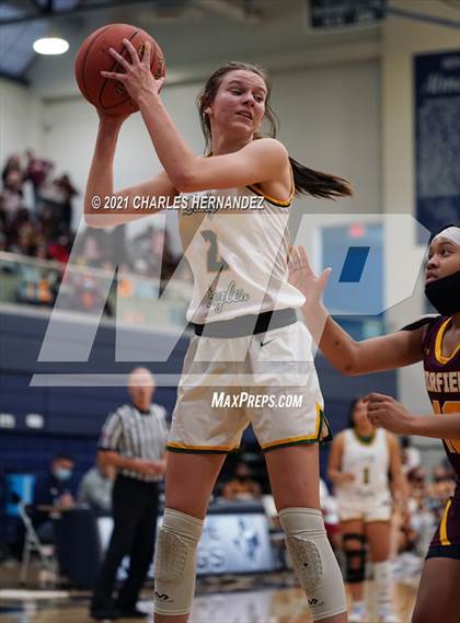 Thumbnail 2 in Lexington vs. Fairfield (UIL 3A Regional Final) photogallery.