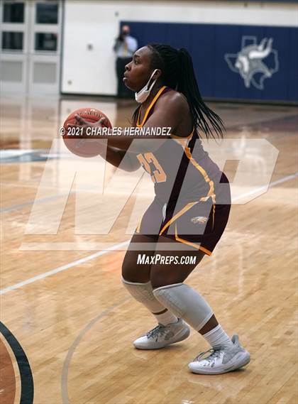 Thumbnail 1 in Lexington vs. Fairfield (UIL 3A Regional Final) photogallery.