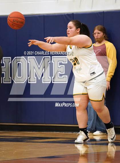 Thumbnail 1 in Lexington vs. Fairfield (UIL 3A Regional Final) photogallery.