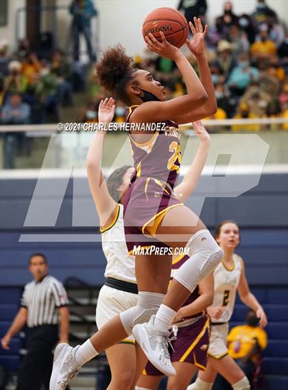 Thumbnail 1 in Lexington vs. Fairfield (UIL 3A Regional Final) photogallery.