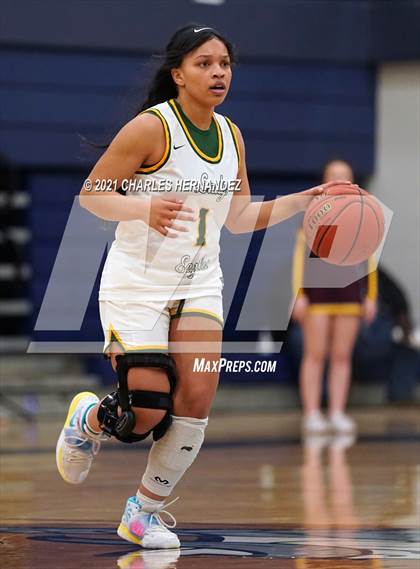 Thumbnail 2 in Lexington vs. Fairfield (UIL 3A Regional Final) photogallery.