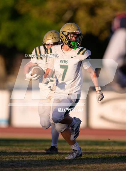 Thumbnail 2 in JV: Garces Memorial @ Liberty photogallery.