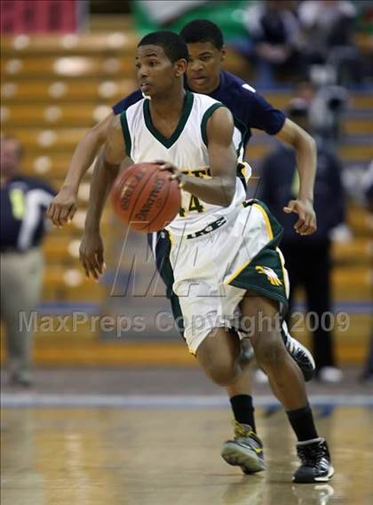 Thumbnail 3 in Loyola vs. Eisenhower (CIF SoCal D2 Final) photogallery.