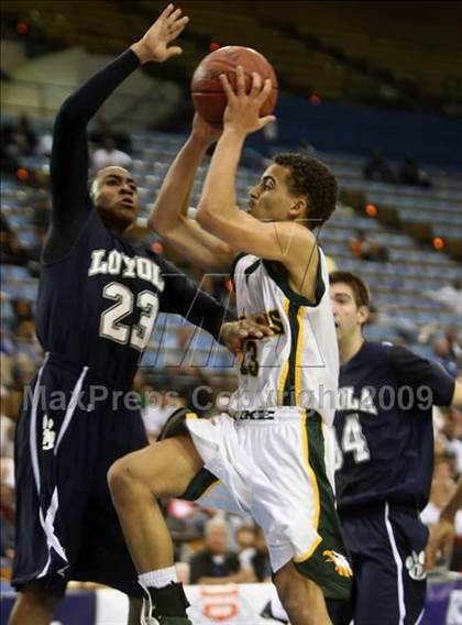 Thumbnail 1 in Loyola vs. Eisenhower (CIF SoCal D2 Final) photogallery.