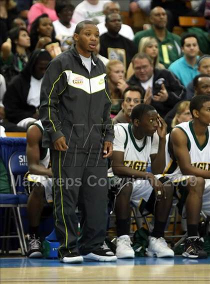 Thumbnail 3 in Loyola vs. Eisenhower (CIF SoCal D2 Final) photogallery.