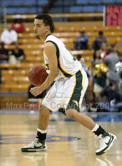 Thumbnail 1 in Loyola vs. Eisenhower (CIF SoCal D2 Final) photogallery.