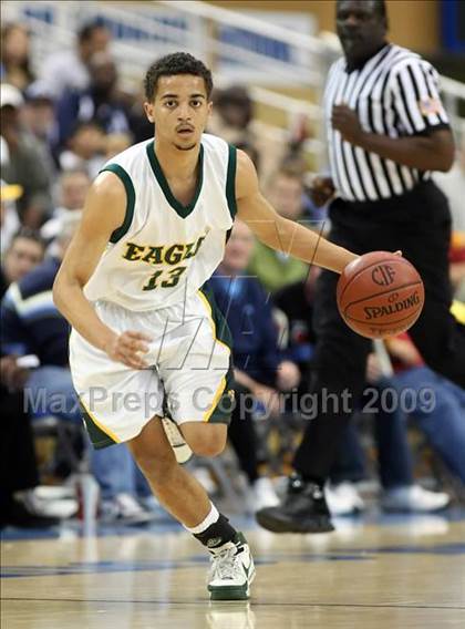 Thumbnail 3 in Loyola vs. Eisenhower (CIF SoCal D2 Final) photogallery.