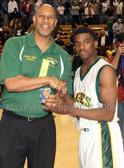 Thumbnail 2 in Loyola vs. Eisenhower (CIF SoCal D2 Final) photogallery.