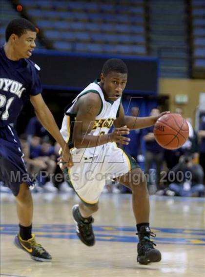 Thumbnail 3 in Loyola vs. Eisenhower (CIF SoCal D2 Final) photogallery.