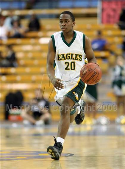 Thumbnail 3 in Loyola vs. Eisenhower (CIF SoCal D2 Final) photogallery.