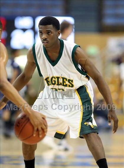 Thumbnail 2 in Loyola vs. Eisenhower (CIF SoCal D2 Final) photogallery.