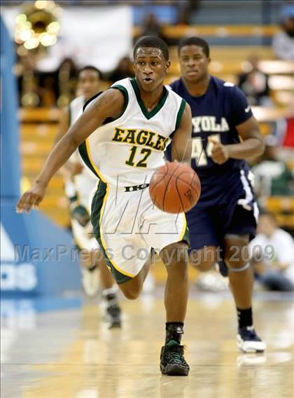 Thumbnail 3 in Loyola vs. Eisenhower (CIF SoCal D2 Final) photogallery.
