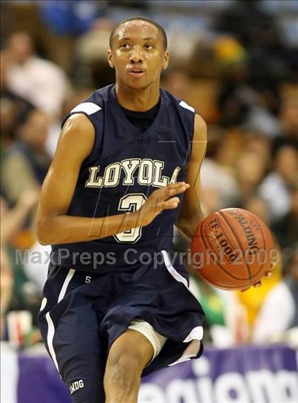 Thumbnail 3 in Loyola vs. Eisenhower (CIF SoCal D2 Final) photogallery.