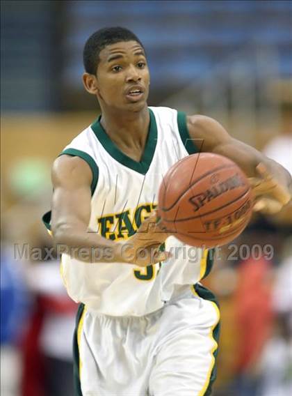 Thumbnail 2 in Loyola vs. Eisenhower (CIF SoCal D2 Final) photogallery.