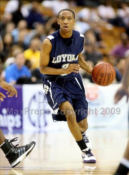 Thumbnail 3 in Loyola vs. Eisenhower (CIF SoCal D2 Final) photogallery.