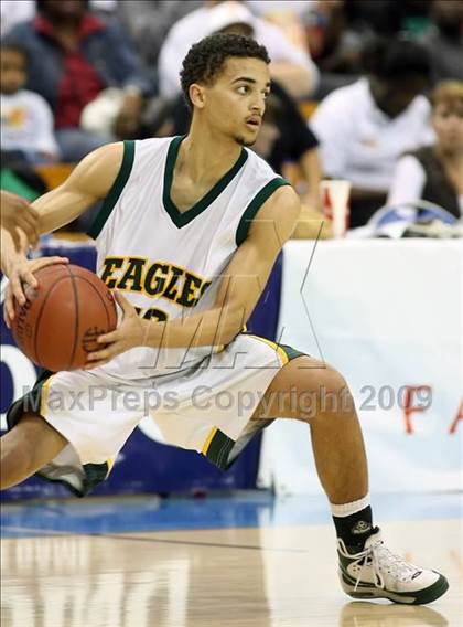 Thumbnail 1 in Loyola vs. Eisenhower (CIF SoCal D2 Final) photogallery.