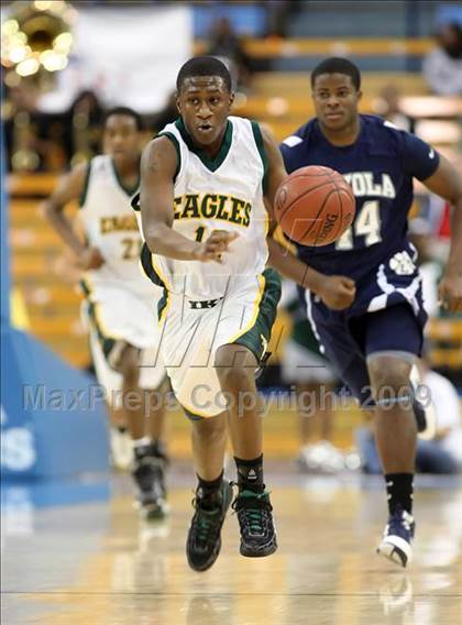 Thumbnail 2 in Loyola vs. Eisenhower (CIF SoCal D2 Final) photogallery.