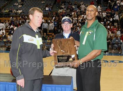 Thumbnail 2 in Loyola vs. Eisenhower (CIF SoCal D2 Final) photogallery.